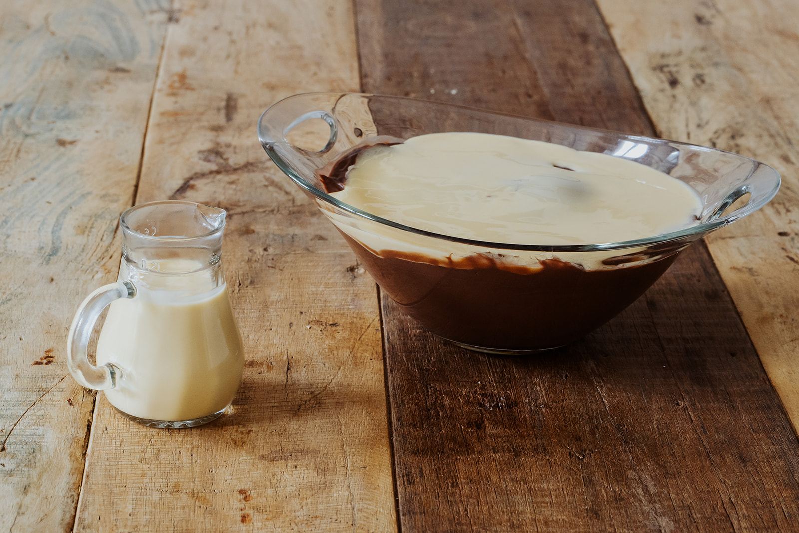 Veganer Schokoladenpudding mit Vanillesauce - Hefter Partyservice