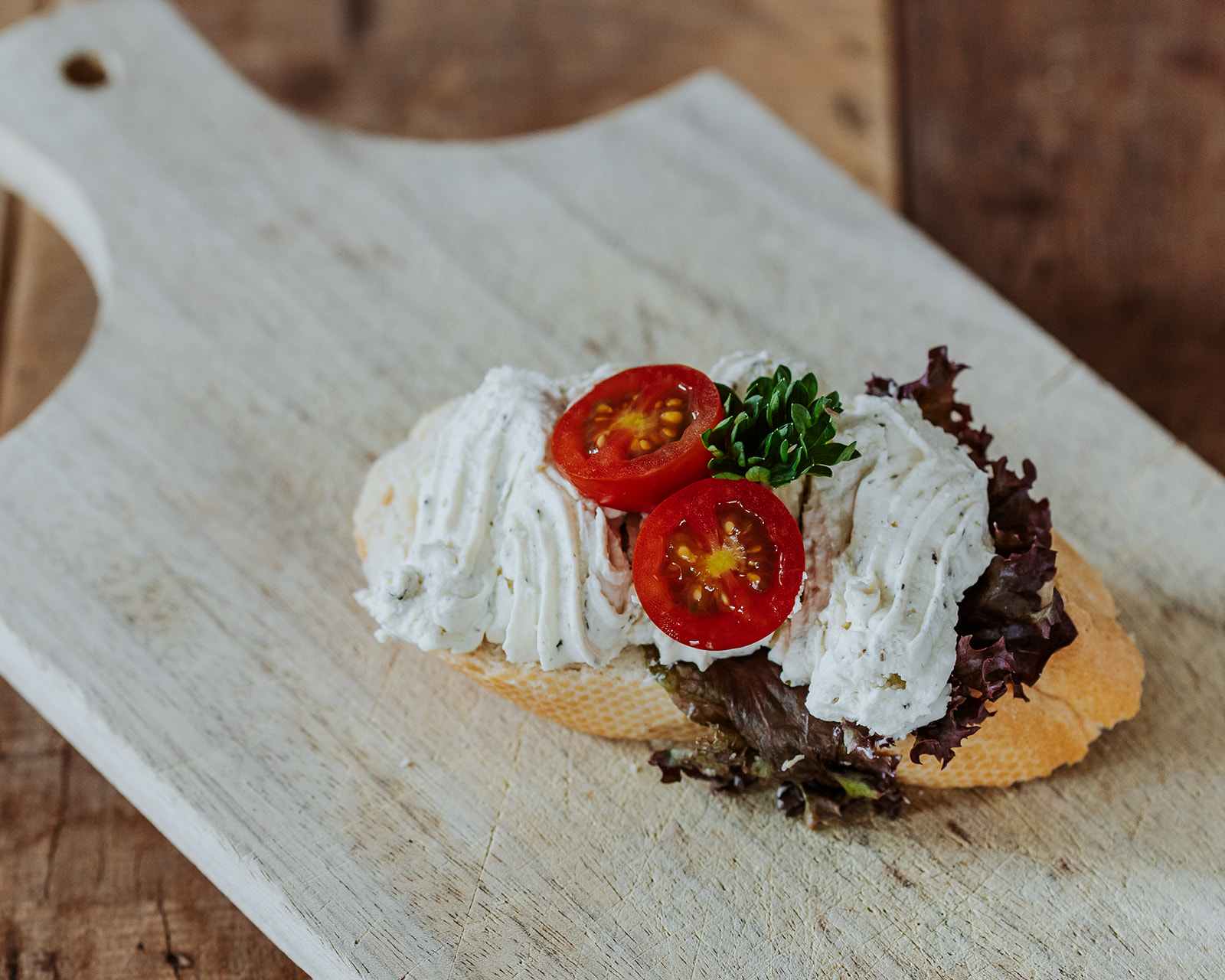 Vegetarische Canapés mit französischer Kräuter-Frischkäsecreme - Hefter ...