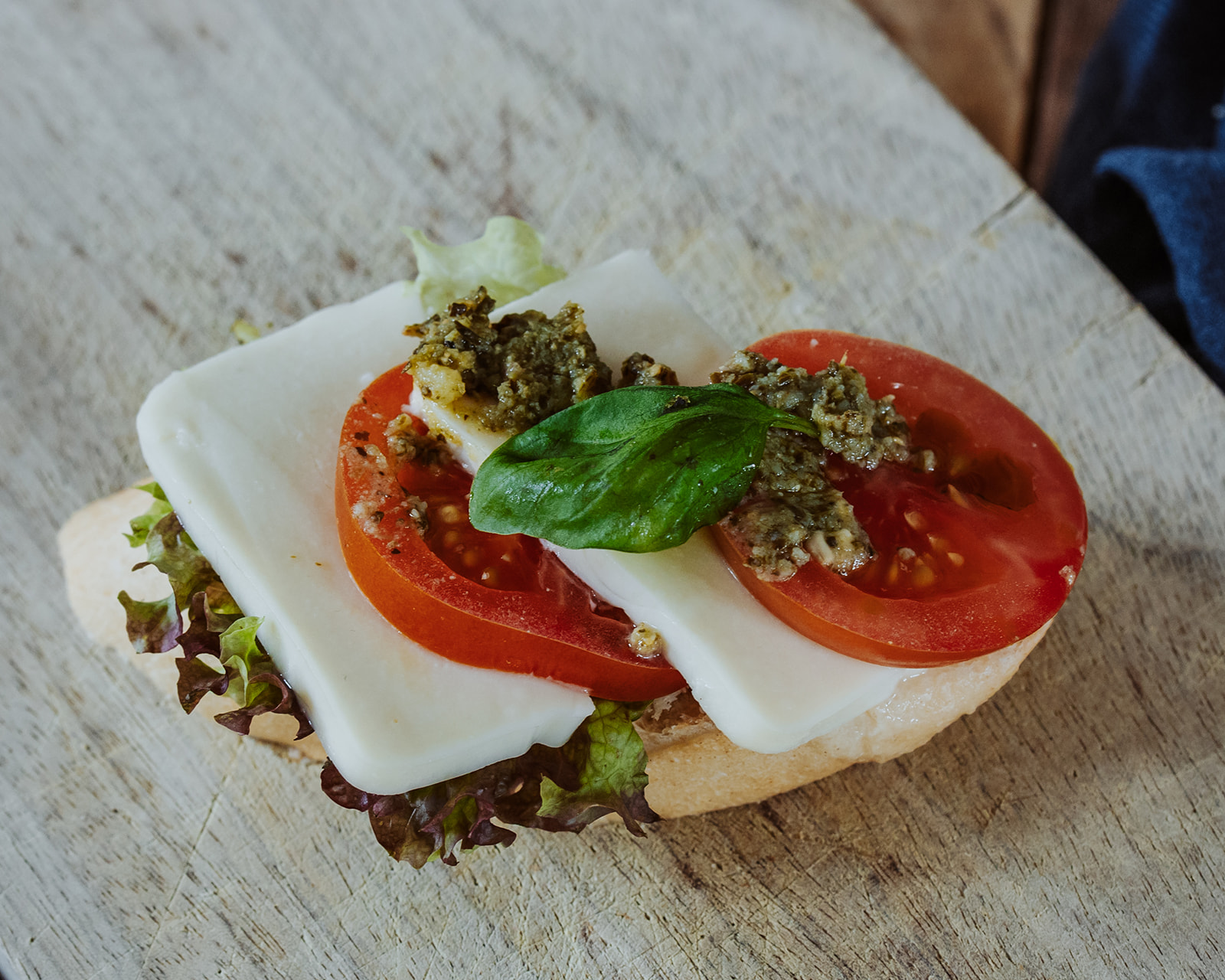 Vegetarische Canapés mit Tomate und Mozzarella - Hefter Partyservice